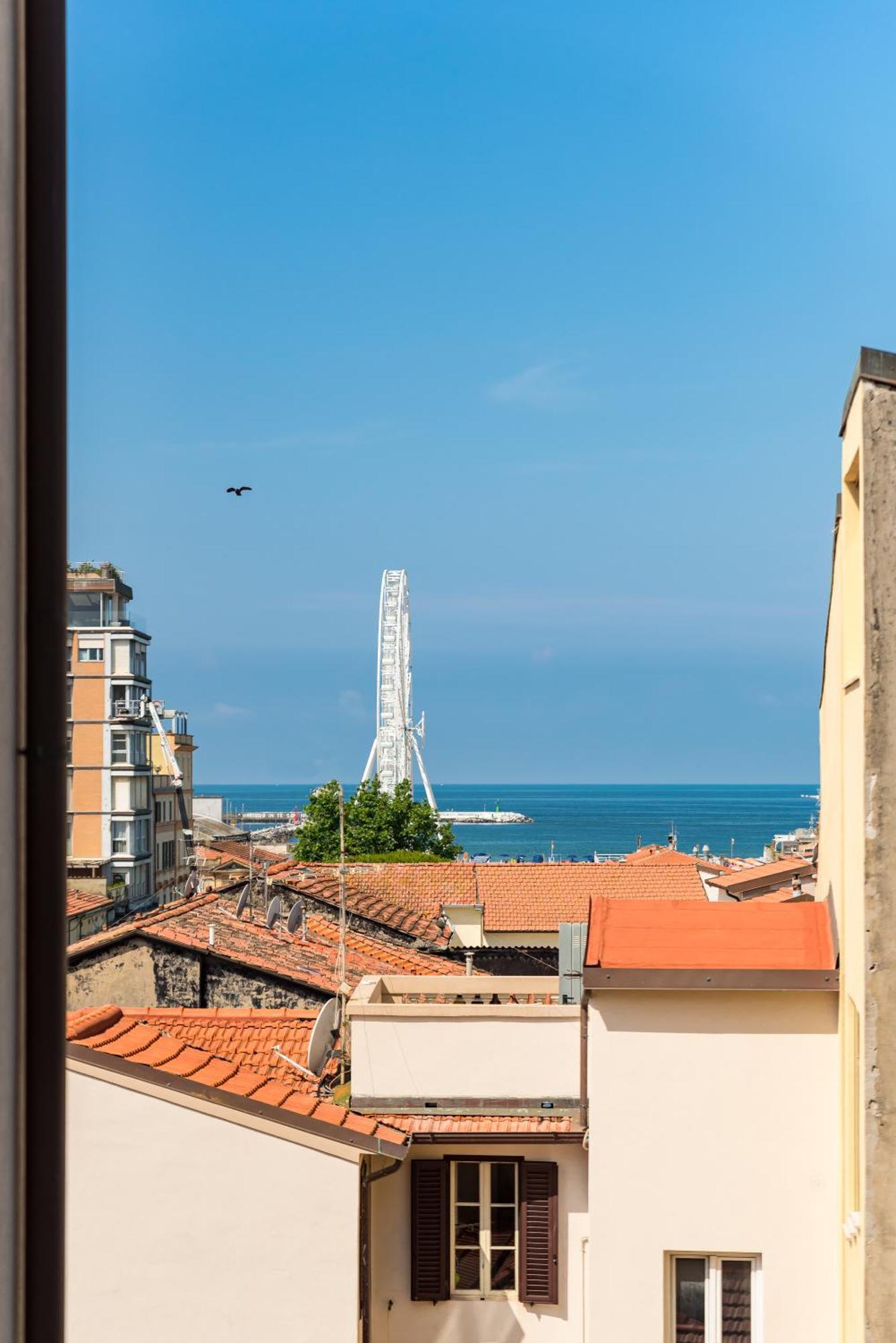 וירג'יו Levante Appartamento Di Pregio, Terrazza E Vista Panoramica Sul Mare E La Citta מראה חיצוני תמונה